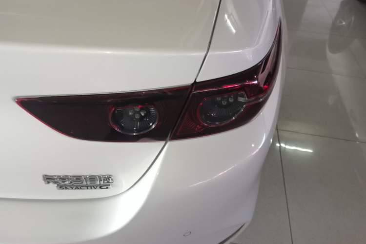 Used Mazda 3 Axela 2021 2.0L Automatic Zhiqing Edition Right Rear Taillight