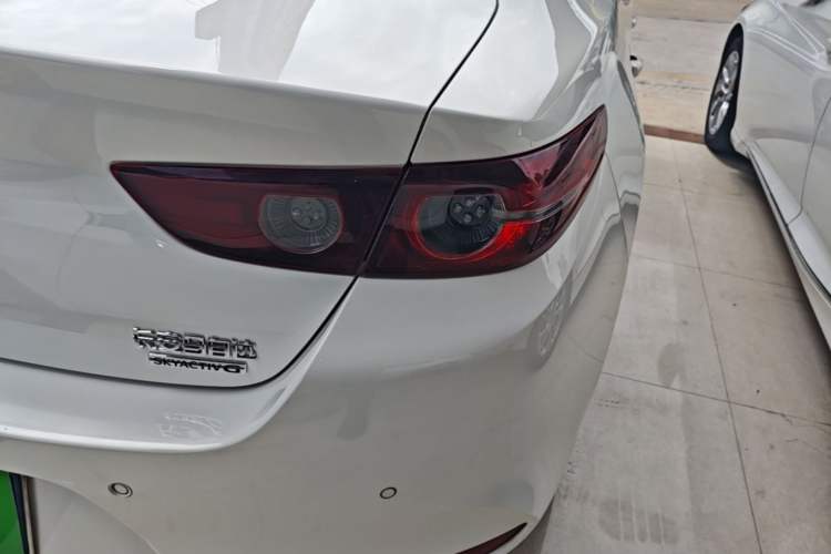 Used Mazda 3 Axela 2021 2.0L Automatic Zhiya Edition Right Rear Taillight