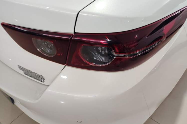 Used Mazda 3 Axela 2021 2.0L Automatic Zhiqing Edition Right Rear Taillight