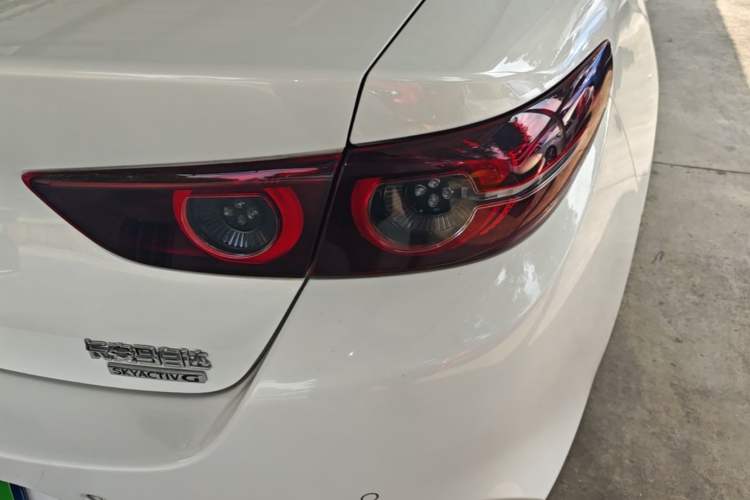 Used Mazda 3 Axela 2021 2.0L Automatic Zhiya Edition Right Rear Taillight