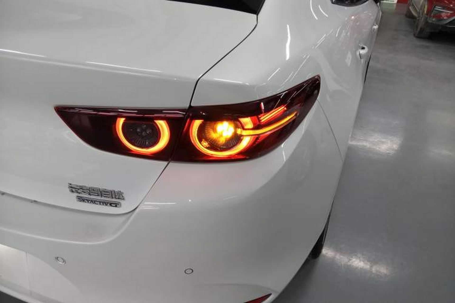 Used Mazda 3 Axela 2021 2.0L Automatic ZhiXuan Edition Right Rear Taillight