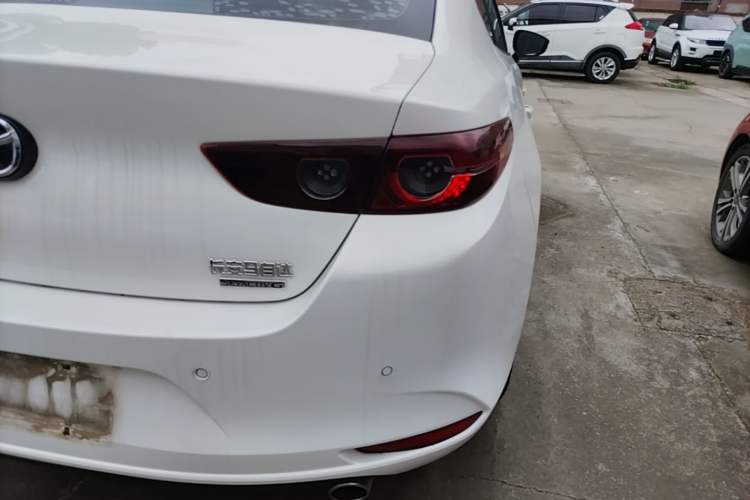 Used Mazda 3 Axela 2021 2.0L Automatic Zhiqing Edition Right Rear Taillight