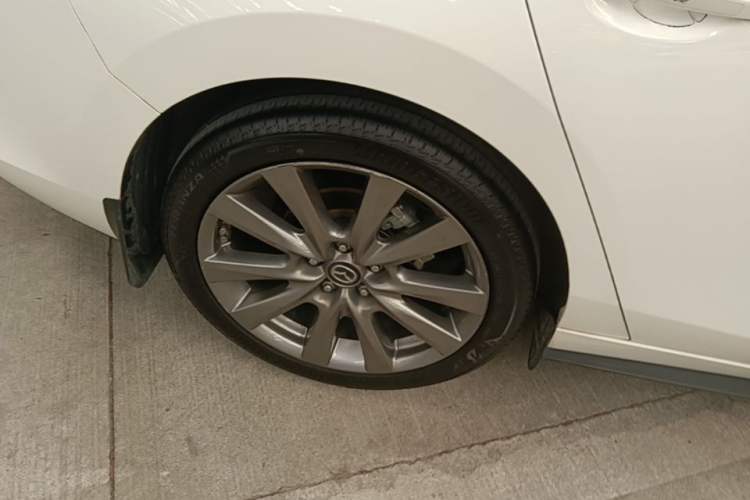 Used Mazda 3 Axela 2021 2.0L Automatic Zhiya Edition Right Rear Wheel Hub