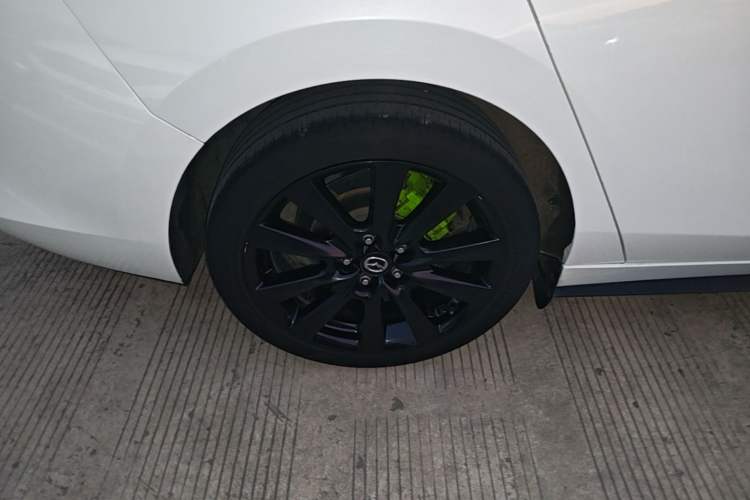 Used Mazda 3 Axela 2021 2.0L Automatic Zhiya Edition Right Rear Wheel Hub