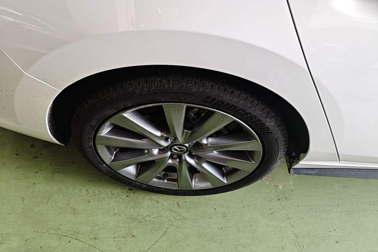 Used Mazda 3 Axela 2021 2.0L Automatic ZhiXuan Edition Right Rear Wheel Hub