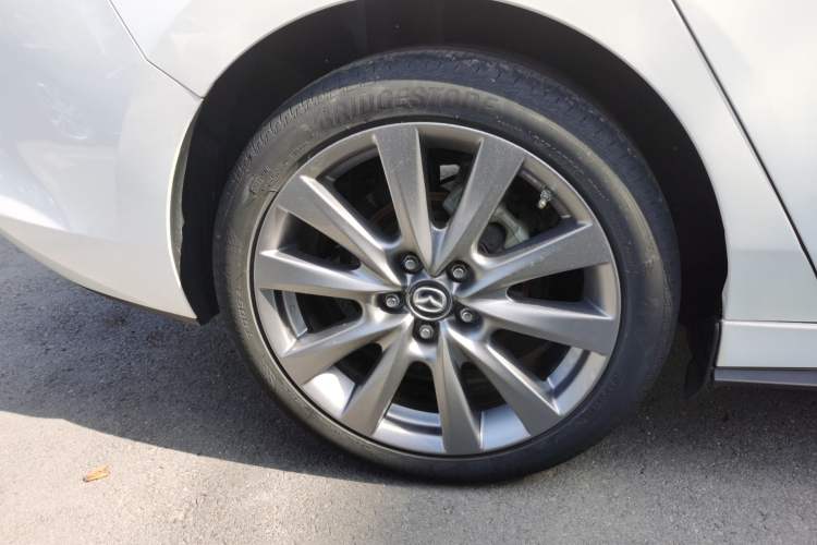 Used Mazda 3 Axela 2021 2.0L Automatic Zhiya Edition Right Rear Wheel Hub