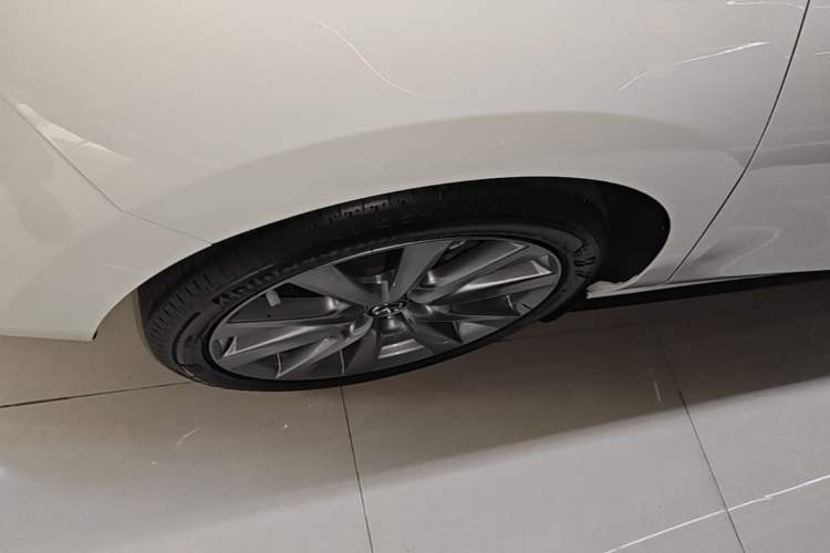 Used Mazda 3 Axela 2021 2.0L Automatic ZhiXuan Edition Right Rear Wheel Hub