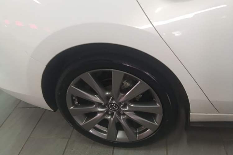 Used Mazda 3 Axela 2021 2.0L Automatic ZhiXuan Edition Right Rear Wheel Hub