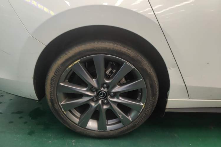 Used Mazda 3 Axela 2021 2.0L Automatic Zhiya Edition Right Rear Wheel Hub