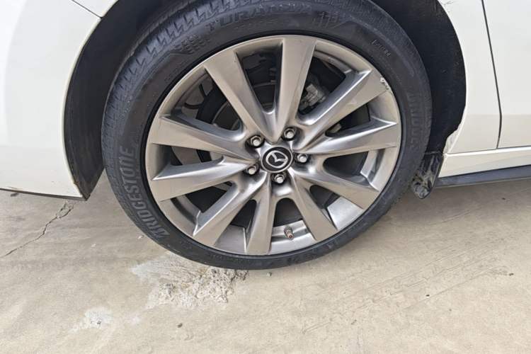 Used Mazda 3 Axela 2021 2.0L Automatic Zhiya Edition Right Rear Wheel Hub