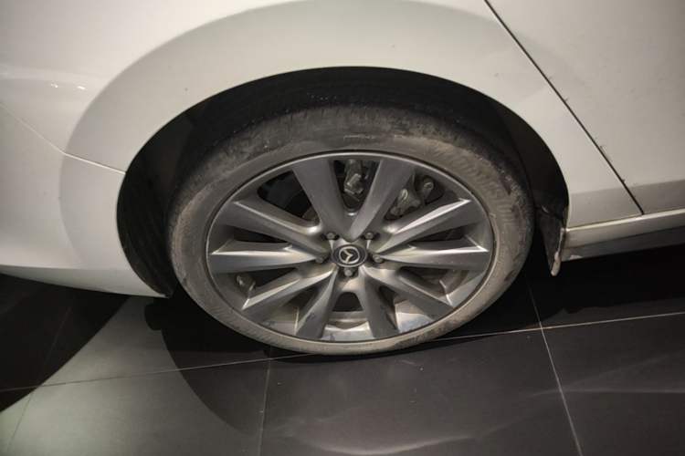 Used Mazda 3 Axela 2021 2.0L Automatic ZhiXuan Edition Right Rear Wheel Hub
