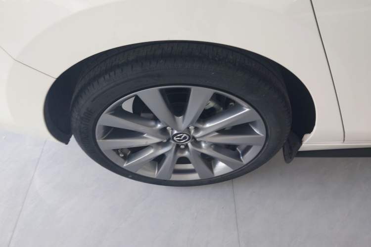Used Mazda 3 Axela 2021 2.0L Automatic ZhiXuan Edition Right Rear Wheel Hub