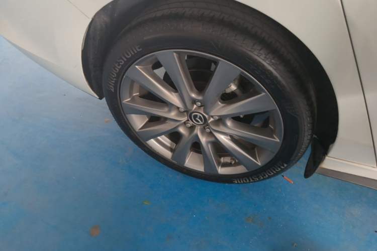 Used Mazda 3 Axela 2021 2.0L Automatic Zhiya Edition Right Rear Wheel Hub