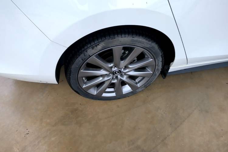 Used Mazda 3 Axela 2021 2.0L Automatic ZhiXuan Edition Right Rear Wheel Hub