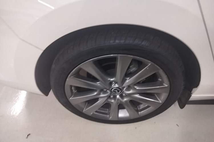 Used Mazda 3 Axela 2021 2.0L Automatic Zhiya Edition Right Rear Wheel Hub