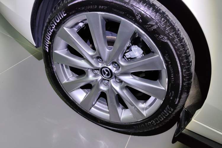Used Mazda 3 Axela 2021 2.0L Automatic Zhiya Edition Right Rear Wheel Hub