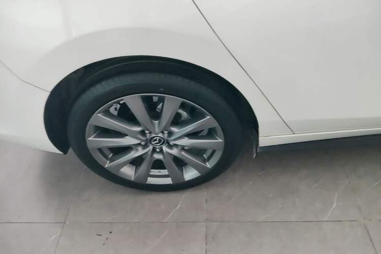 Used Mazda 3 Axela 2021 2.0L Automatic ZhiXuan Edition Right Rear Wheel Hub