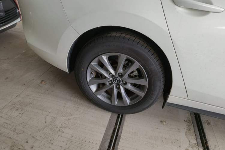 Used Mazda 3 Axela 2021 2.0L Automatic Zhiqing Edition Right Rear Wheel Hub