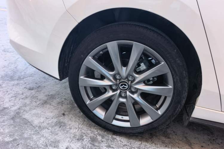 Used Mazda 3 Axela 2021 2.0L Automatic ZhiXuan Edition Right Rear Wheel Hub