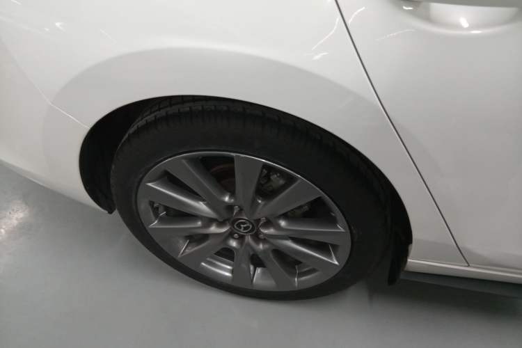 Used Mazda 3 Axela 2021 2.0L Automatic ZhiXuan Edition Right Rear Wheel Hub