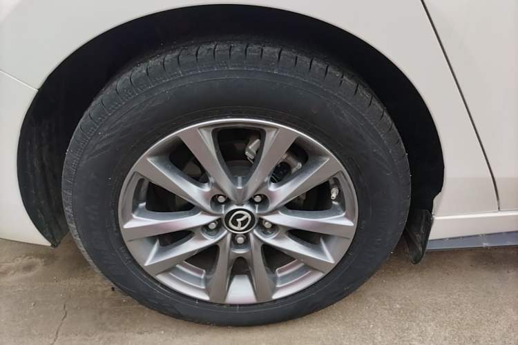 Used Mazda 3 Axela 2021 2.0L Automatic Zhiqing Edition Right Rear Wheel Hub