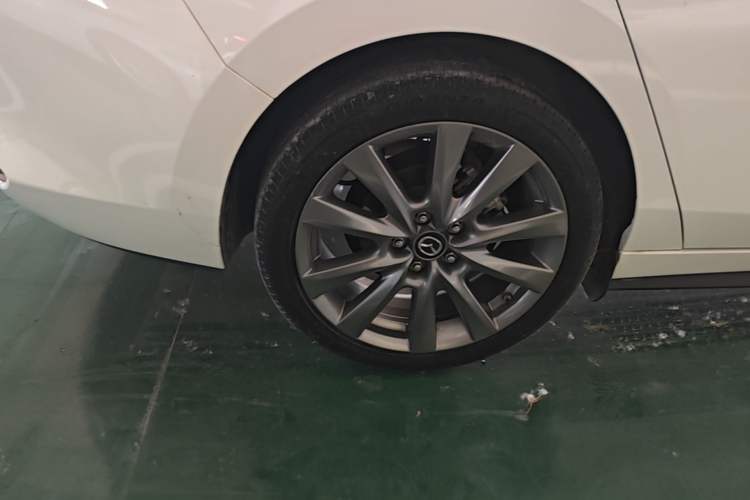 Used Mazda 3 Axela 2021 2.0L Automatic ZhiXuan Edition Right Rear Wheel Hub