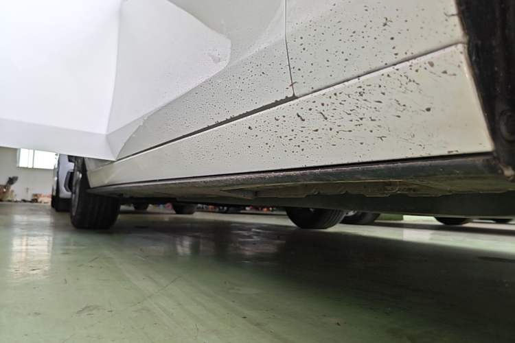 Used Mazda 3 Axela 2021 2.0L Automatic ZhiXuan Edition Right Side Sill