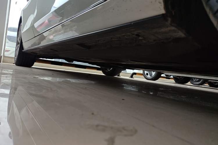Used Mazda 3 Axela 2021 2.0L Automatic ZhiXuan Edition Right Side Sill