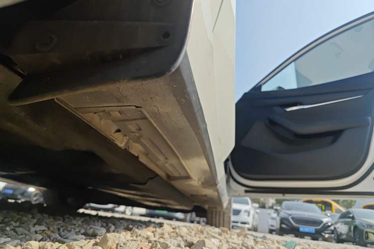 Used Mazda 3 Axela 2021 2.0L Automatic Zhiya Edition Right Side Sill