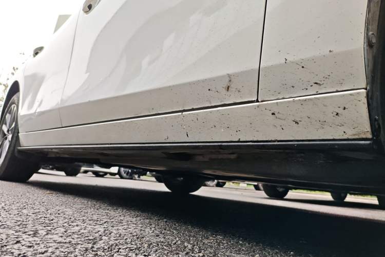Used Mazda 3 Axela 2021 2.0L Automatic Zhiqing Edition Right Side Sill