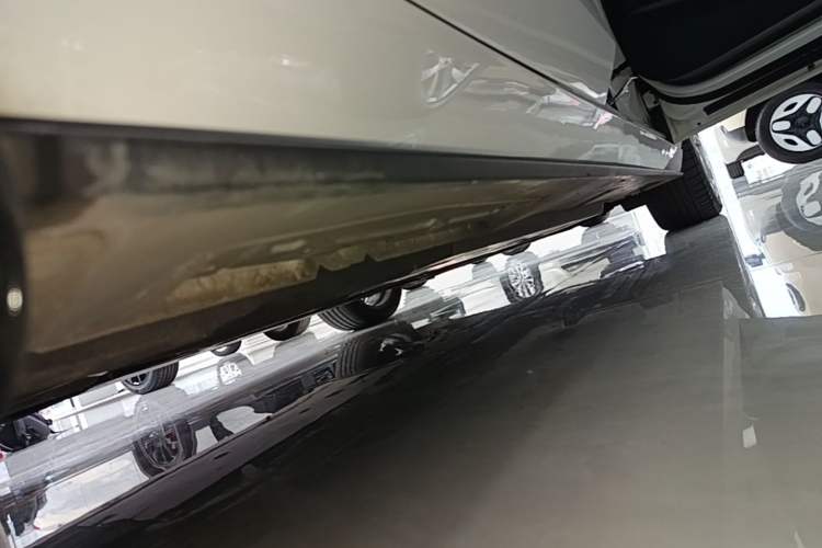 Used Mazda 3 Axela 2021 2.0L Automatic ZhiXuan Edition Right Side Sill