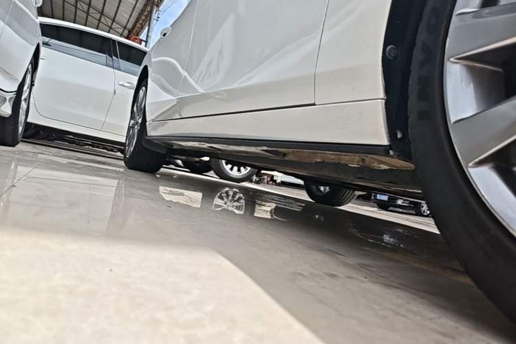 Used Mazda 3 Axela 2021 2.0L Automatic Zhiya Edition Right Side Sill