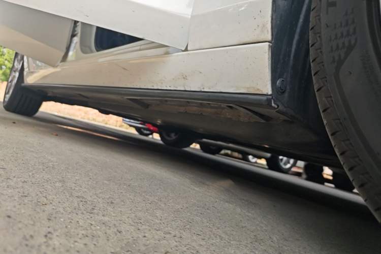 Used Mazda 3 Axela 2021 2.0L Automatic Zhiya Edition Right Side Sill