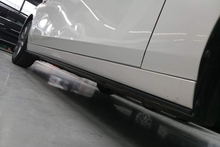 Used Mazda 3 Axela 2021 2.0L Automatic ZhiXuan Edition Right Side Sill