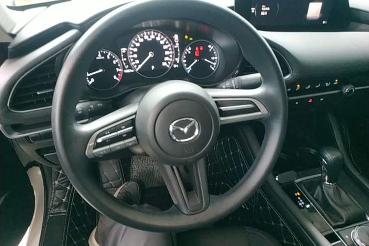 Used Mazda 3 Axela 2021 1.5L Automatic ZhiMei Edition Steering Wheel