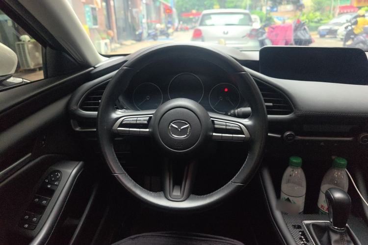 Used Mazda 3 Axela 2021 1.5L Automatic Luxury Version Steering Wheel