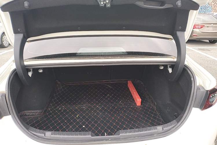 Used Mazda 3 Axela 2021 1.5L Automatic ZhiMei Edition Trunk