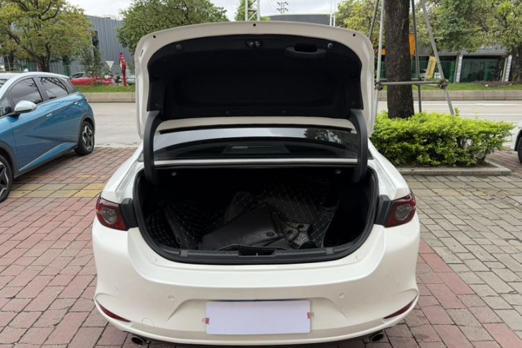Used Mazda 3 Axela 2021 2.0L Automatic ZhiXuan Edition Trunk