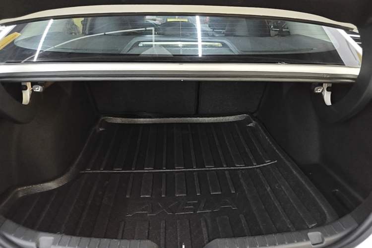 Used Mazda 3 Axela 2021 2.0L Automatic ZhiXuan Edition Trunk
