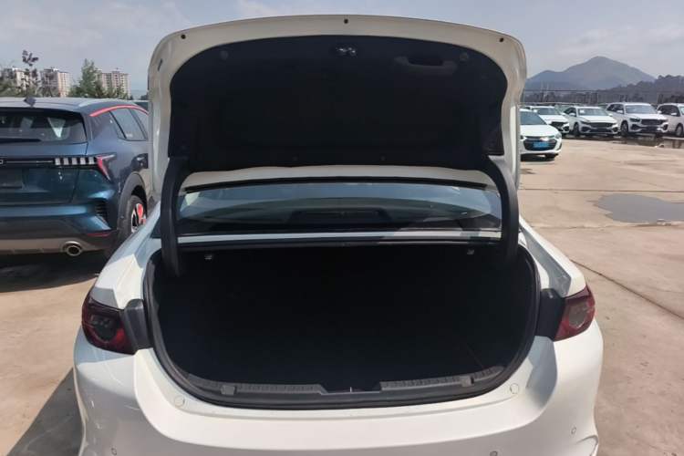 Used Mazda 3 Axela 2021 2.0L Automatic Zhiqing Edition Trunk