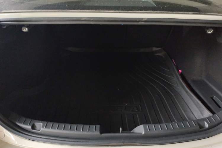 Used Mazda 3 Axela 2021 1.5L Automatic ZhiMei Edition Trunk