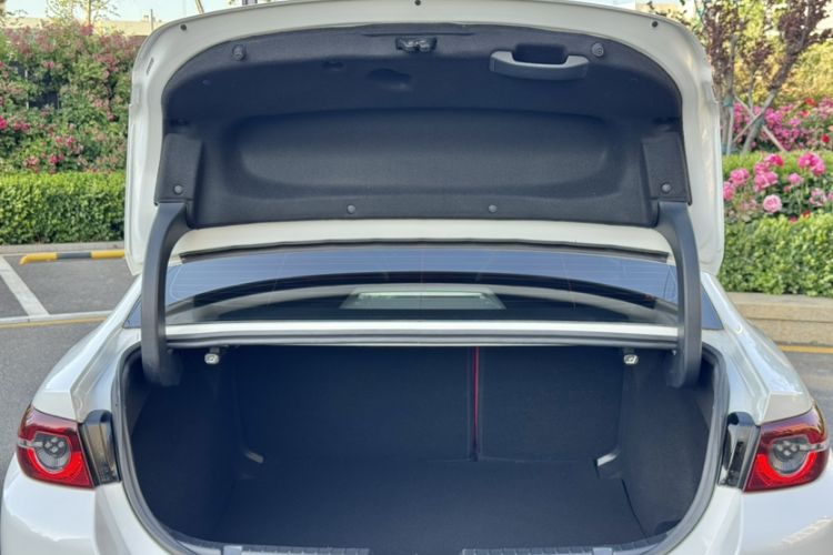 Used Mazda 3 Axela 2021 2.0L Automatic ZhiXuan Edition Trunk