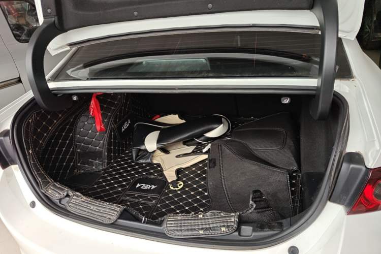 Used Mazda 3 Axela 2021 2.0L Automatic ZhiXuan Edition Trunk
