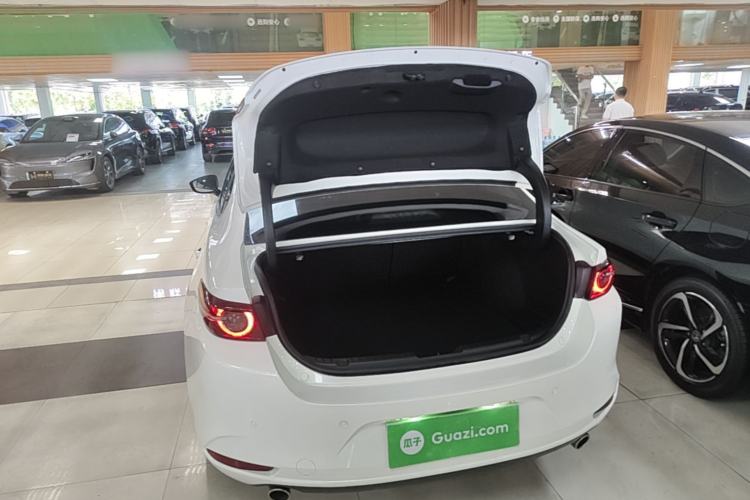 Used Mazda 3 Axela 2021 2.0L Automatic Zhi Rui Edition Trunk