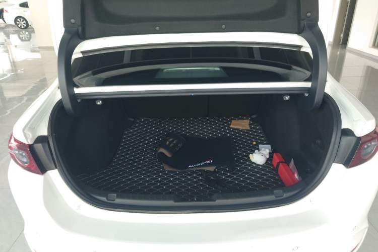 Used Mazda 3 Axela 2021 2.0L Automatic ZhiXuan Edition Trunk