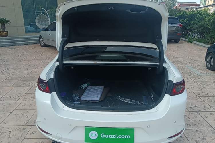 Used Mazda 3 Axela 2021 2.0L Automatic ZhiXuan Edition Trunk
