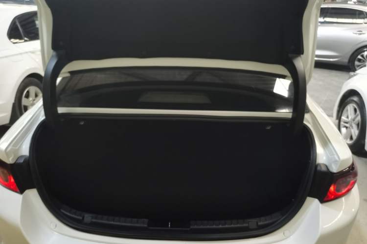 Used Mazda 3 Axela 2021 2.0L Automatic Zhiqing Edition Trunk