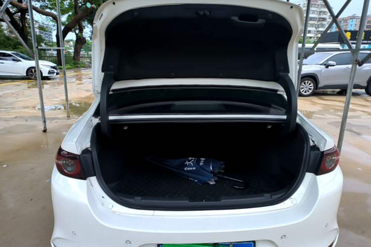 Used Mazda 3 Axela 2021 2.0L Automatic ZhiXuan Edition Trunk