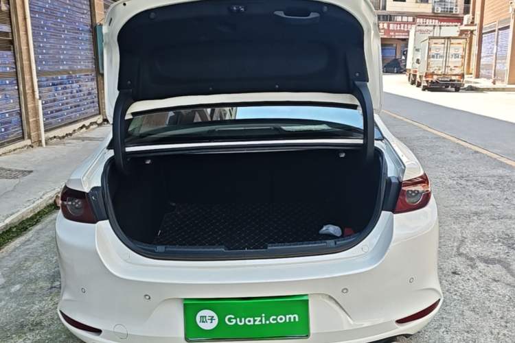 Used Mazda 3 Axela 2021 2.0L Automatic ZhiXuan Edition Trunk