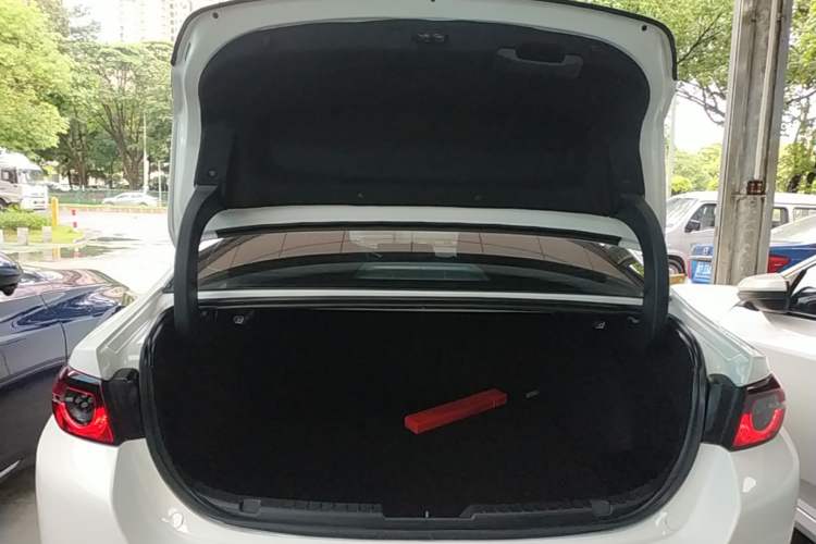 Used Mazda 3 Axela 2021 1.5L Automatic ZhiMei Edition Trunk